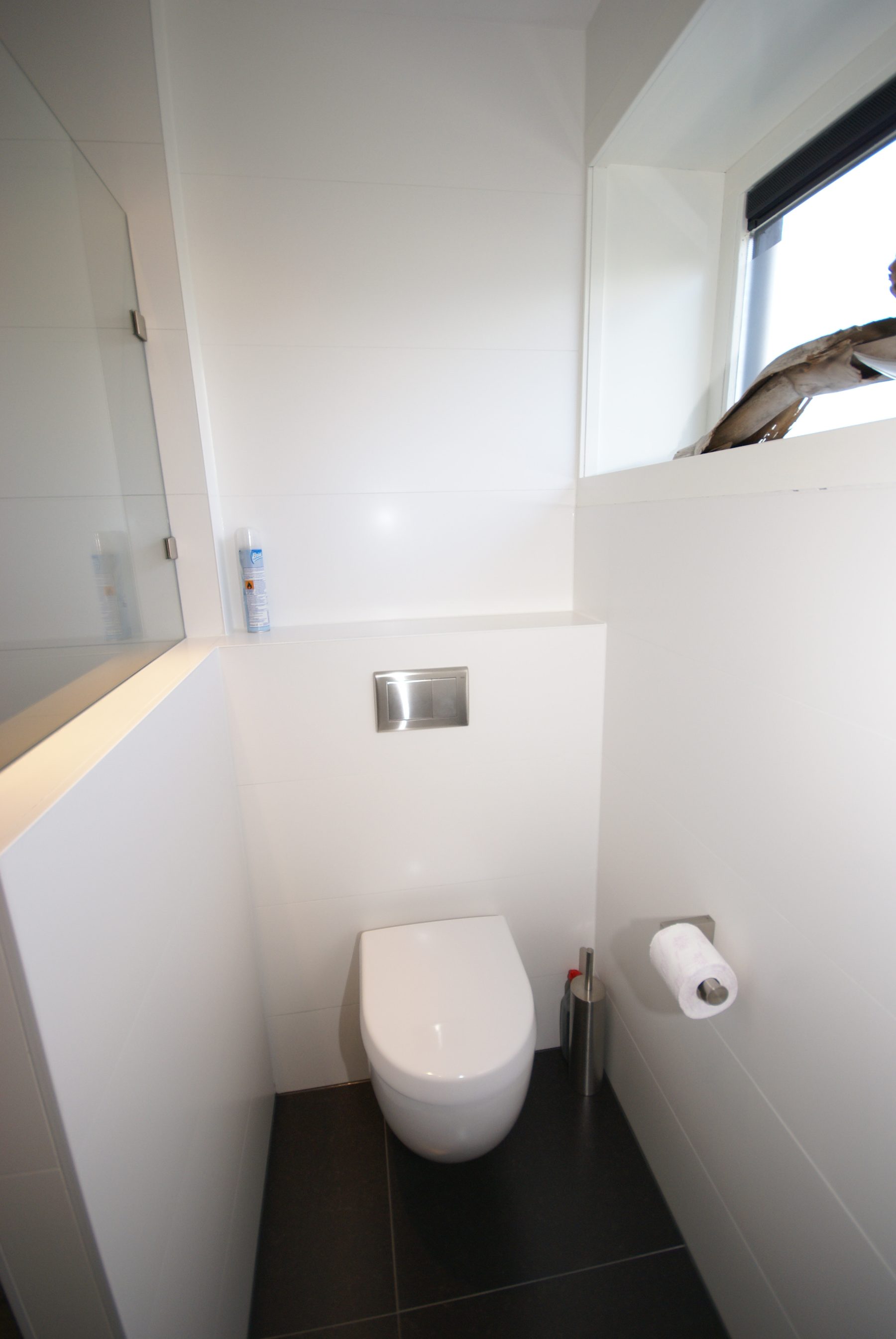 Badkamer met natuurstenen wastafelblad — foto 2
