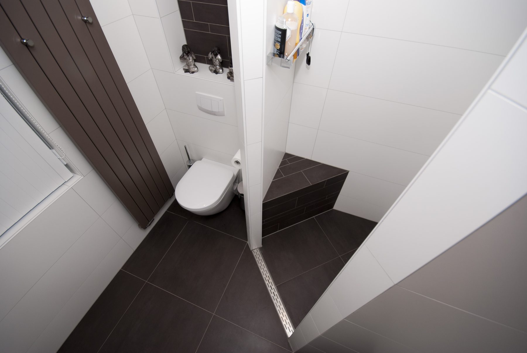 Badkamer en toilet met inloopdouche — foto 4